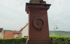 Denkmal an ehem. Kirche © Stadt Ingelheim/uz Denkmal an ehem. Kirche © Stadt Ingelheim/uz