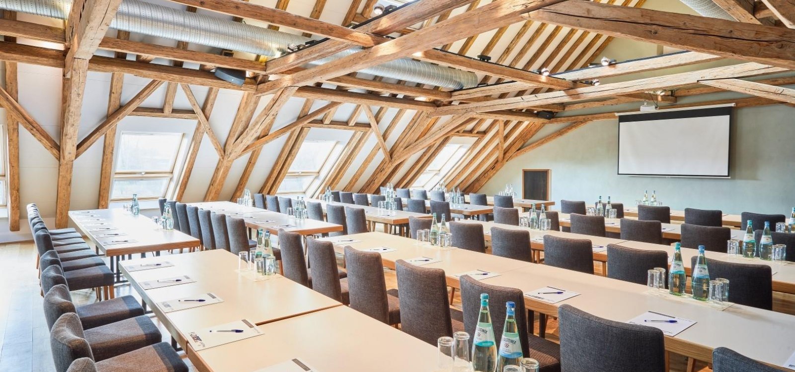 Tagungsraum im Kloster Engelthal, © Jonas Werner-Hohensee Tagungsraum im Kloster Engelthal, © Jonas Werner-Hohensee