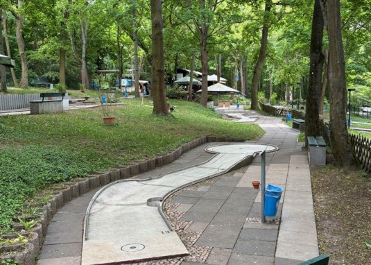 Minigolf im Hartenbergpark © 1. Mainzer Minigolf Club_Bernd Szablikowski Minigolf im Hartenbergpark © 1. Mainzer Minigolf Club_Bernd Szablikowski