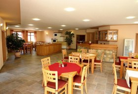 Weingut - Winzerhofcafé - Gästehaus Wetzler Weingut - Winzerhofcafé - Gästehaus Wetzler