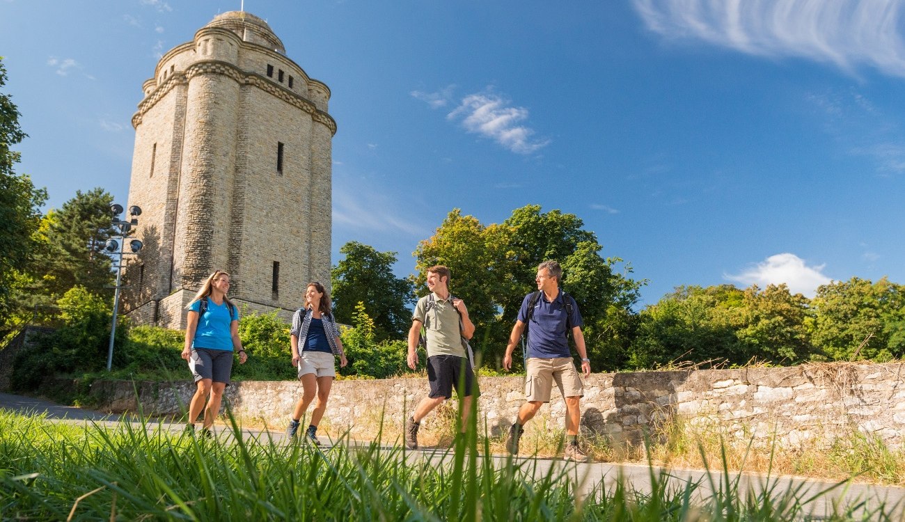 Wandelgroep bij de Bismarck-toren bij Ingelheim, © Dominik Ketz Wandelgroep bij de Bismarck-toren bij Ingelheim, © Dominik Ketz