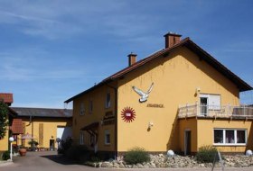 Falkenhof_Haus © Wein- und Gästehaus FALKENHOF Falkenhof_Haus © Wein- und Gästehaus FALKENHOF