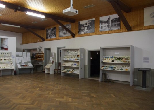 Blick auf die Jugendstilfliesensammlung © Heimatmuseum Offstein Fotograf Rolf Hoffmann Blick auf die Jugendstilfliesensammlung © Heimatmuseum Offstein Fotograf Rolf Hoffmann