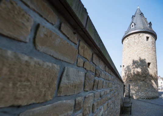 Turm mit Stadtmauer © Verbandsgemeinde Gau-Algesheim Turm mit Stadtmauer © Verbandsgemeinde Gau-Algesheim