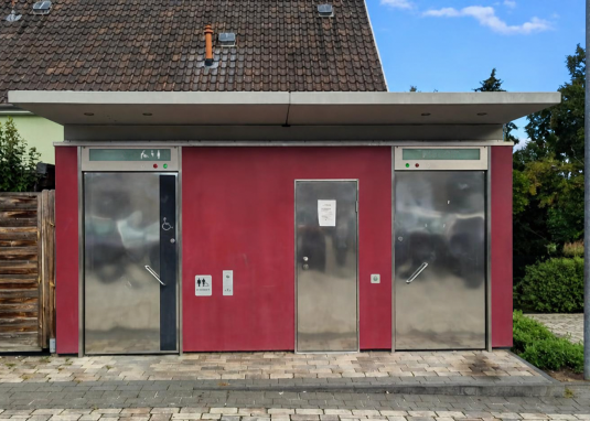 Öffentliche Toilette auf dem Festplatz © Verbandsgemeinde Gau-Algesheim Öffentliche Toilette auf dem Festplatz © Verbandsgemeinde Gau-Algesheim