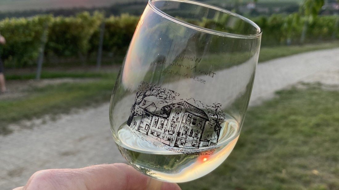 Weingut Nierstheimer_Weinglas, © Weingut Nierstheimer Weingut Nierstheimer_Weinglas, © Weingut Nierstheimer