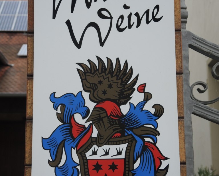 Weingut Mankel_Schild, © Weingut Mankel Weingut Mankel_Schild, © Weingut Mankel