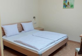 Gästezimmer im Weingut Schüttler © Weingut und Hofladen Schüttler Gästezimmer im Weingut Schüttler © Weingut und Hofladen Schüttler