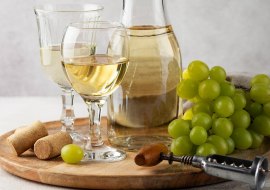 Weinprobe, © IKUM/Freepik Weinprobe, © IKUM/Freepik