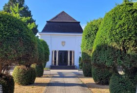 Aussegnungshalle Friedhof Nieder-Ingelheim © Stadt Ingelheim/uz Aussegnungshalle Friedhof Nieder-Ingelheim © Stadt Ingelheim/uz