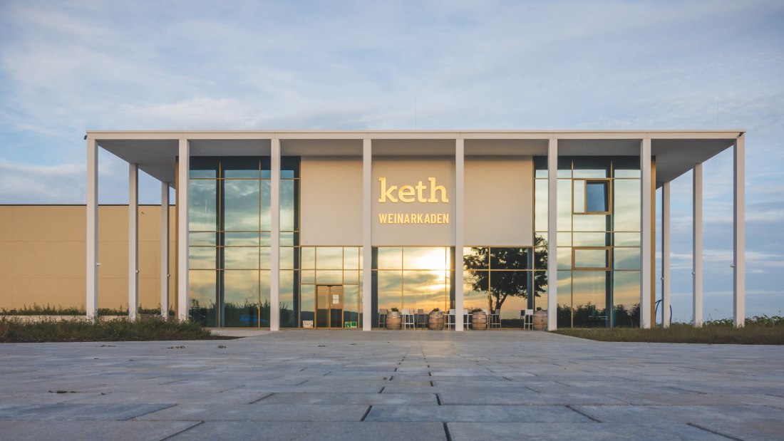 Wein- und Sektgut Keth_Weinarkaden vorne, © Wein- und Sektgut Keth Wein- und Sektgut Keth_Weinarkaden vorne, © Wein- und Sektgut Keth