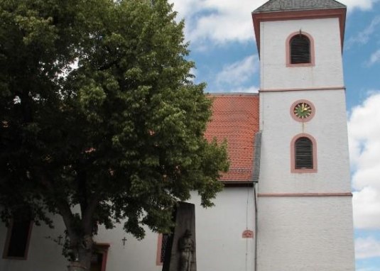 Ev. Peterskirche Ev. Peterskirche