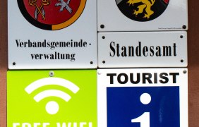 Touristinfo der VG Eich Beschilderung Touristinfo der VG Eich Beschilderung
