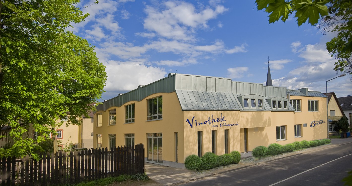 Bechtel_Hotel bei Tag Bechtel_Hotel bei Tag