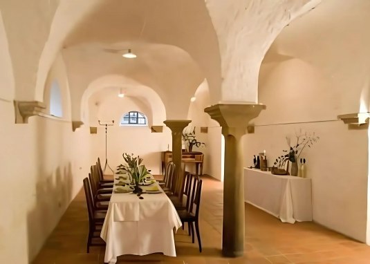 Weingut Axel Schmitt, Weingewölbe © Gabriele Röhle Weingut Axel Schmitt, Weingewölbe © Gabriele Röhle