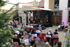 Kulturbühnen in Rheinhessen: Gut Leben am Morstein © Gut Leben am Morstein Kulturbühnen in Rheinhessen: Gut Leben am Morstein © Gut Leben am Morstein