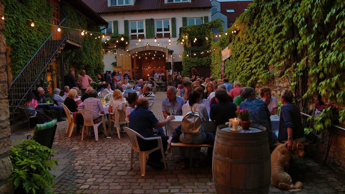 Weingut Singer-Fischer_Hoffest, © Weingut Singer-Fischer Weingut Singer-Fischer_Hoffest, © Weingut Singer-Fischer