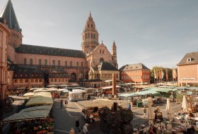 Mainzer Wochenmarkt © mainzplus GmbH Mainzer Wochenmarkt © mainzplus GmbH