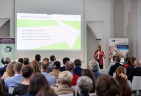 3 Tourismusforum Vorstellung Zukunftsstrategie Rheinhessen 2030+ © IHK für Rheinhessen/Alexander Sell 3 Tourismusforum Vorstellung Zukunftsstrategie Rheinhessen 2030+ © IHK für Rheinhessen/Alexander Sell