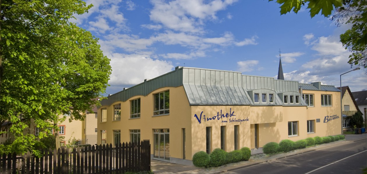 Bechtel_Hotel bei Tag Bechtel_Hotel bei Tag