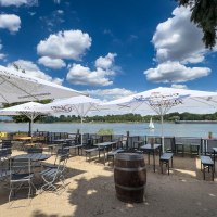 Radlerrast mit Blick auf den Rhein - Mole Mainz © Rheinhessen-Touristik GmbH Radlerrast mit Blick auf den Rhein - Mole Mainz © Rheinhessen-Touristik GmbH