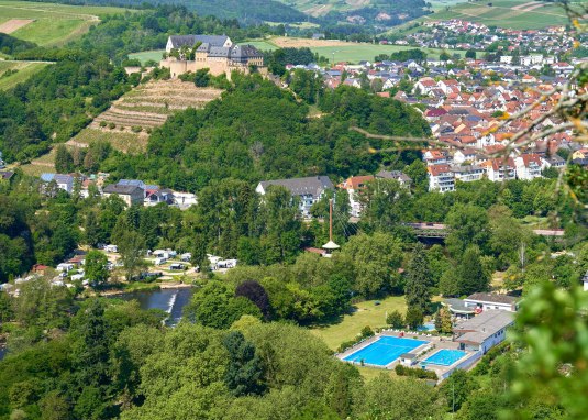 LuftaaufnahmeFreibadBad Münster am STtein © Gesundheit und Tourismus für Bad Kreuznach GmbH LuftaaufnahmeFreibadBad Münster am STtein © Gesundheit und Tourismus für Bad Kreuznach GmbH