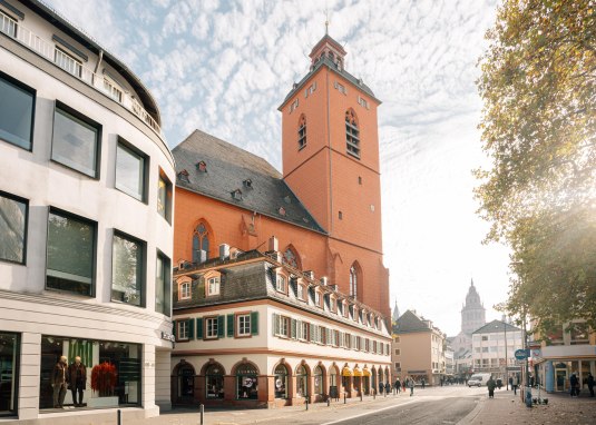 St.Quintin © St.Quintin St.Quintin © St.Quintin