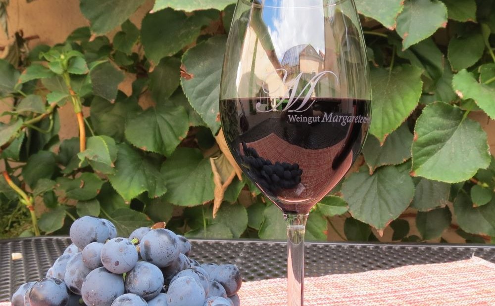 Weingut Margaretenhof_Sir Henry im Glas, © Weingut Margaretenhof Weingut Margaretenhof_Sir Henry im Glas, © Weingut Margaretenhof