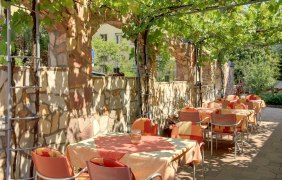 Weinterrasse Hotel Naheschloesschen © Familie Theobald Weinterrasse Hotel Naheschloesschen © Familie Theobald