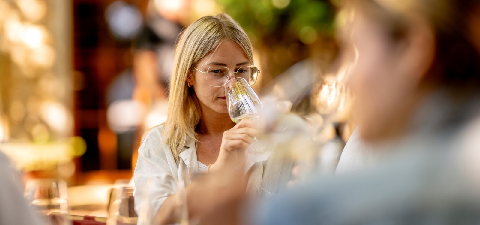 Weingenuss im Weingut Wohlgemuth-Schnürr, © CC-BY Torsten Silz Weingenuss im Weingut Wohlgemuth-Schnürr, © CC-BY Torsten Silz