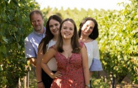 Weingut Ohnacker-Döß - Winzerfamilie © Weingut Ohnacker-Döß Weingut Ohnacker-Döß - Winzerfamilie © Weingut Ohnacker-Döß