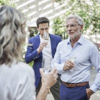 Netzwerken im Innengarten © Roger Richter/IKuM GmbH Netzwerken im Innengarten © Roger Richter/IKuM GmbH