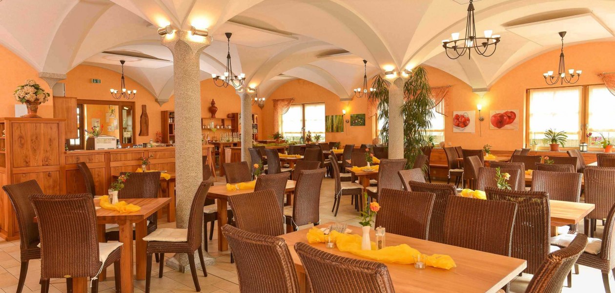 Böhm's Vinothek & Weinlounge Restaurant, © Weingut Böhm Böhm's Vinothek & Weinlounge Restaurant, © Weingut Böhm