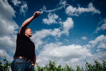 Weingut Heck_Weinglas, © Weingut Heck Weingut Heck_Weinglas, © Weingut Heck