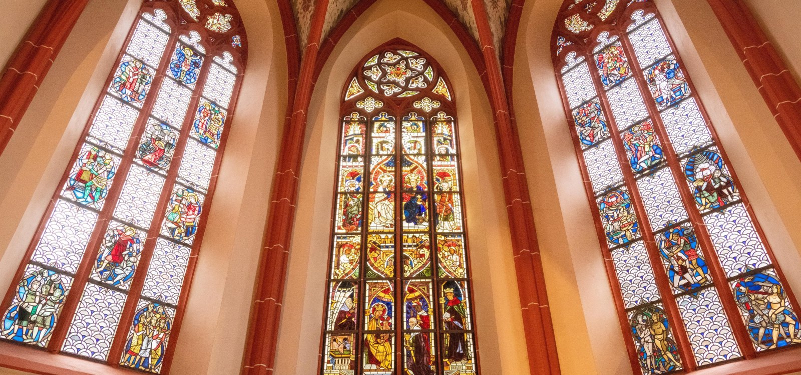 Fenster Burgkirche Ober-Ingelheim, © Dominik Ketz/RHT GmbH Fenster Burgkirche Ober-Ingelheim, © Dominik Ketz/RHT GmbH