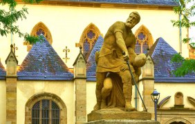 Skultpur Michel Mort auf dem Eiermarkt © GuT Skultpur Michel Mort auf dem Eiermarkt © GuT