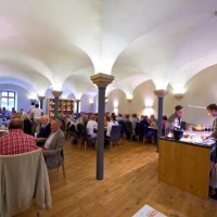 Weinstube im Kreuzgewölbe Weinstube im Kreuzgewölbe