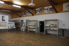 Blick auf die Jugendstilfliesensammlung © Heimatmuseum Offstein Fotograf Rolf Hoffmann Blick auf die Jugendstilfliesensammlung © Heimatmuseum Offstein Fotograf Rolf Hoffmann