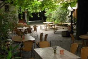 Weinstube „Zur alten Kastanie“ Weinstube „Zur alten Kastanie“