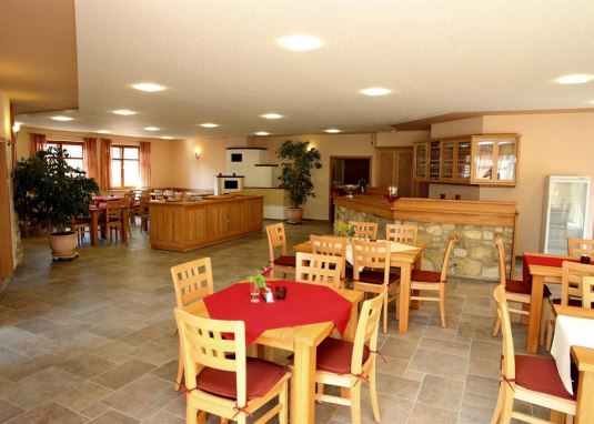 Weingut - Winzerhofcafé - Gästehaus Wetzler Weingut - Winzerhofcafé - Gästehaus Wetzler