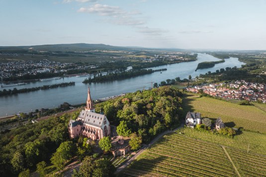 Uitzicht vanaf de Rochusberg over de Rijn en de uiterwaarden, © CC BY 4.0 MOCANOX GbR Uitzicht vanaf de Rochusberg over de Rijn en de uiterwaarden, © CC BY 4.0 MOCANOX GbR