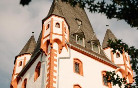 Holzturm nah Holzturm nah
