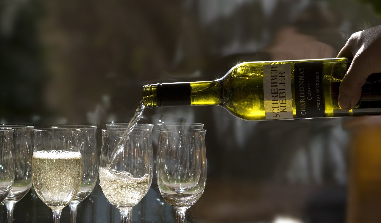 Weingut Schreiber-Kiebler_Einschenken, © Weingut Schreiber-Kiebler Weingut Schreiber-Kiebler_Einschenken, © Weingut Schreiber-Kiebler