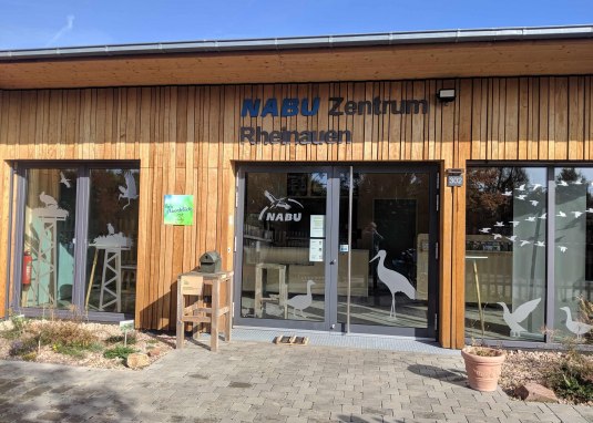 Eingang Nabu Zentrum © NABU Zentrum Rheinauen Eingang Nabu Zentrum © NABU Zentrum Rheinauen