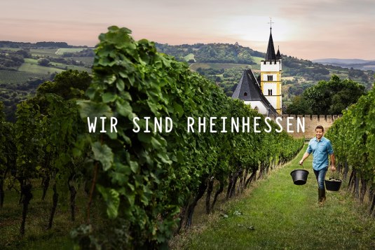 Kristian Dautermann vor der Burgkirche Kristian Dautermann vor der Burgkirche