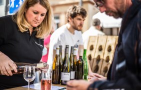 Marktfrühstück Weinausschank © Stadt Alzey Marktfrühstück Weinausschank © Stadt Alzey