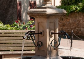 Weedenplatzbrunnen Flörsheim-Dalsheim, © VG Monsheim Fotograf Carsten Costard Weedenplatzbrunnen Flörsheim-Dalsheim, © VG Monsheim Fotograf Carsten Costard