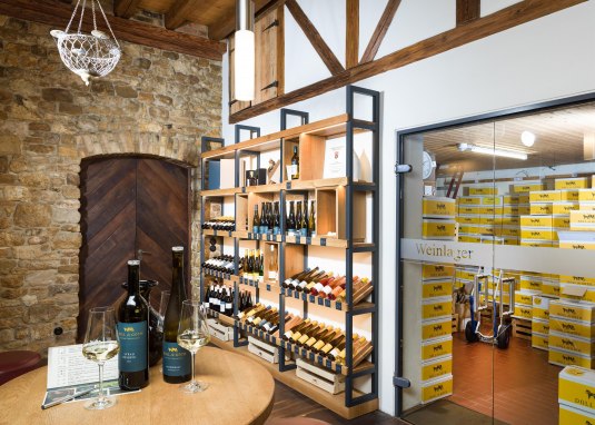 Weingut Doll&Göth Vinothek © Carsten Costard Weingut Doll&Göth Vinothek © Carsten Costard