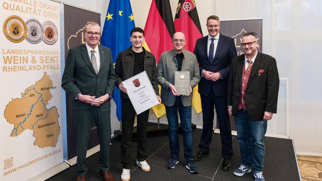 Staatsehrenpreis 2025 Weingut Bretz, © LWK RLP/Carsten Costard Staatsehrenpreis 2025 Weingut Bretz, © LWK RLP/Carsten Costard