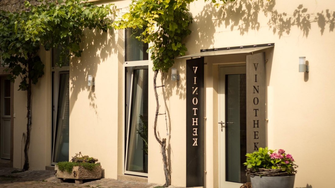 Außenansicht Vinothek Copyright fotommy Außenansicht Vinothek Copyright fotommy